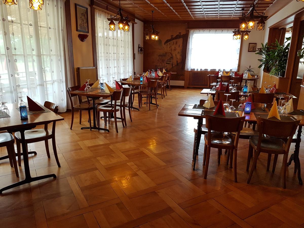 Hotel De La Gare, Vendlincourt Buitenkant foto